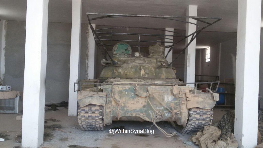 ISIS tanks from the "Workshop" to the "Farm" - Big Photo Report