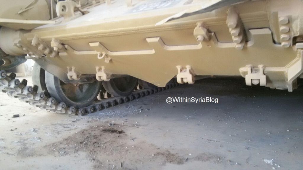 ISIS tanks from the "Workshop" to the "Farm" - Big Photo Report