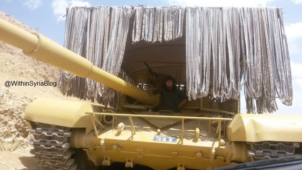 ISIS tanks from the "Workshop" to the "Farm" - Big Photo Report