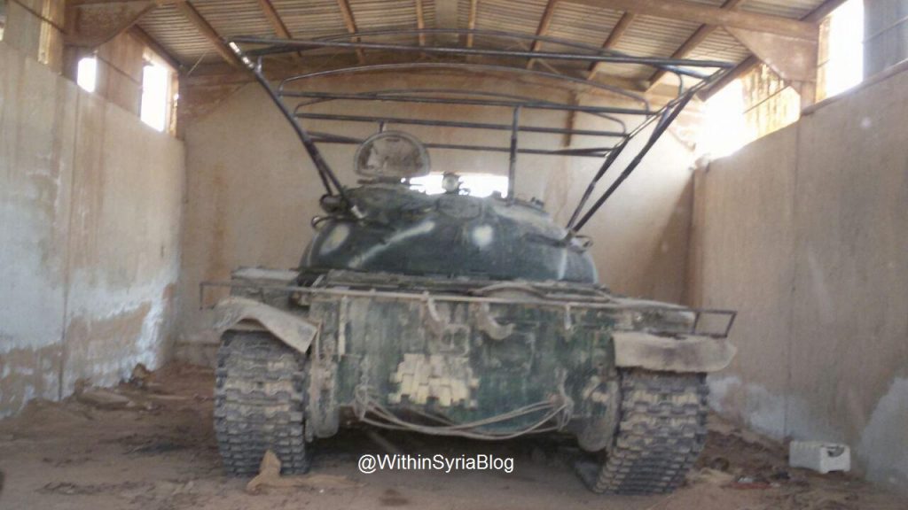 ISIS tanks from the "Workshop" to the "Farm" - Big Photo Report