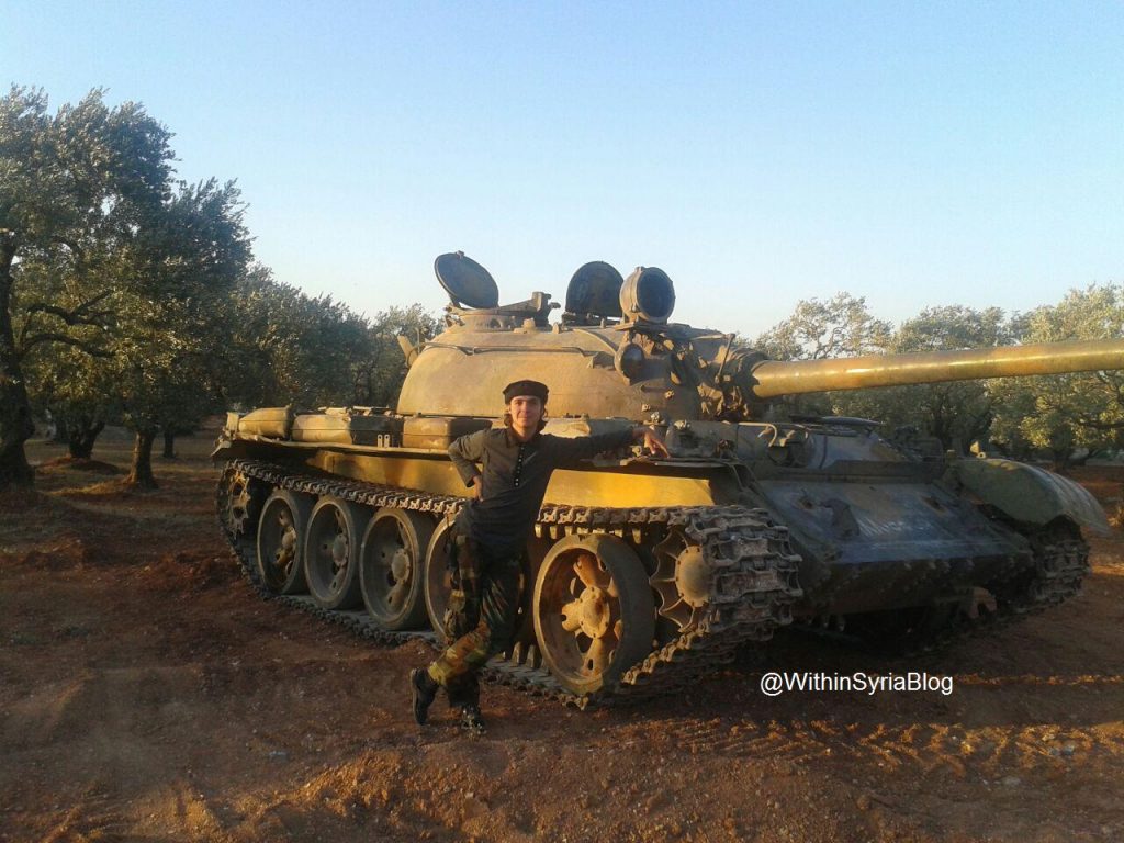 ISIS tanks from the "Workshop" to the "Farm" - Big Photo Report