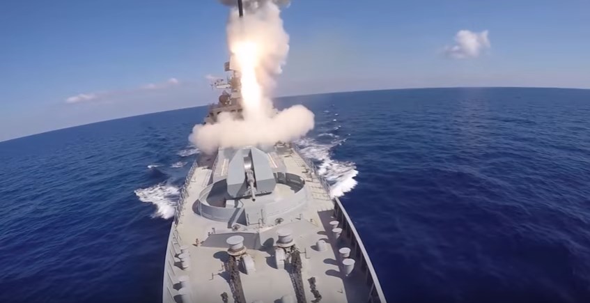 Russian Submarine And Warships Launches Cruise Missiles At ISIS Terrorists In Syria (Video)