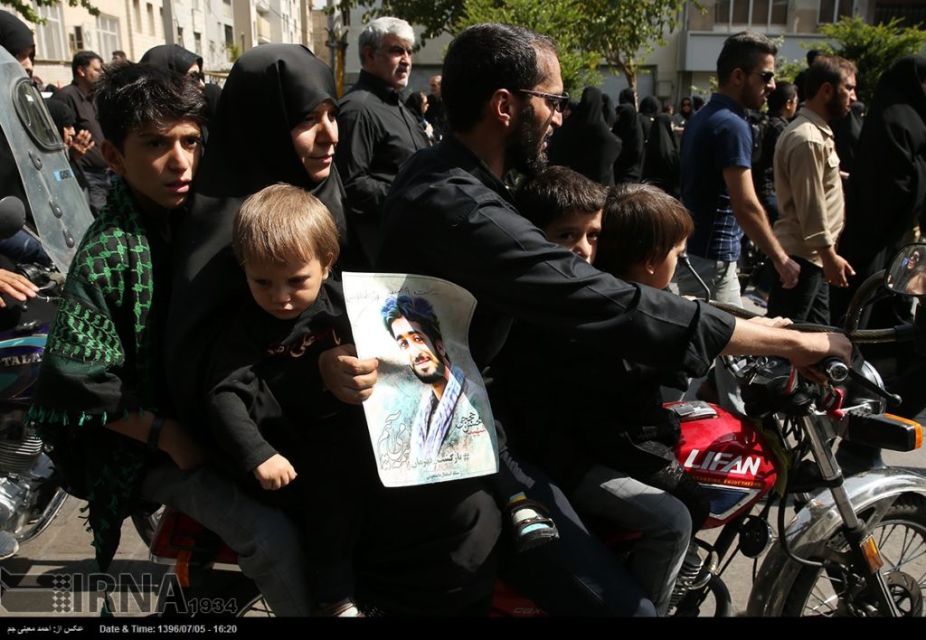 Thousands Gather To Pay Tribute To Iranian Soldier Captured And Beheaded By ISIS At Syrian-Iraqi Border (Photos)