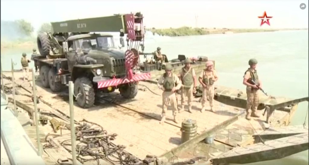 Russian Troops Established Temporary Bridge Trought Euphrates Near Deir Ezzor (Video, Photos)