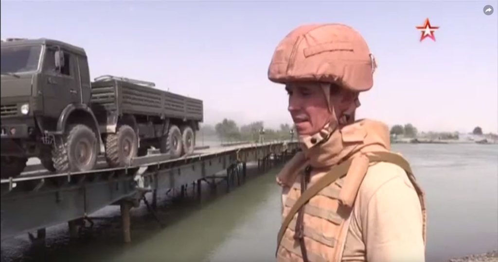 Russian Troops Established Temporary Bridge Trought Euphrates Near Deir Ezzor (Video, Photos)