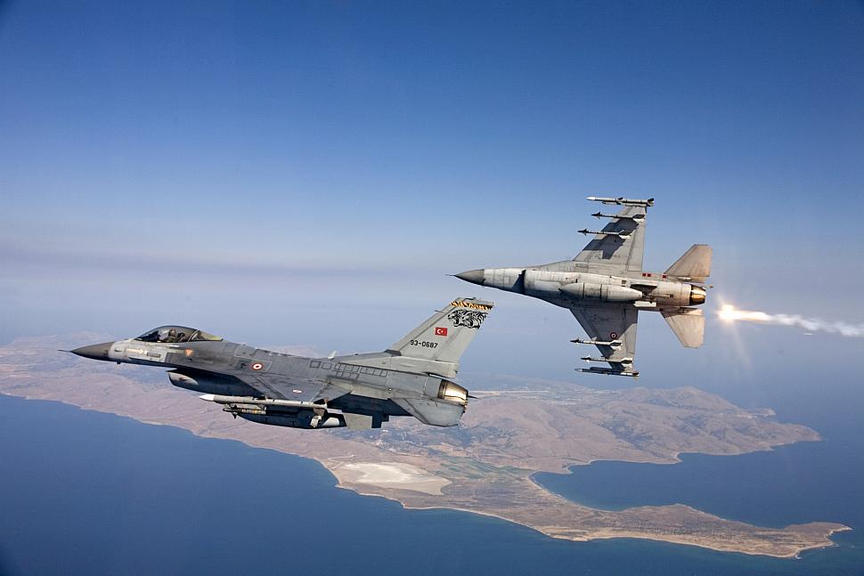 Turkish Air Force Attacks Kurdish Militia Inside Iraq