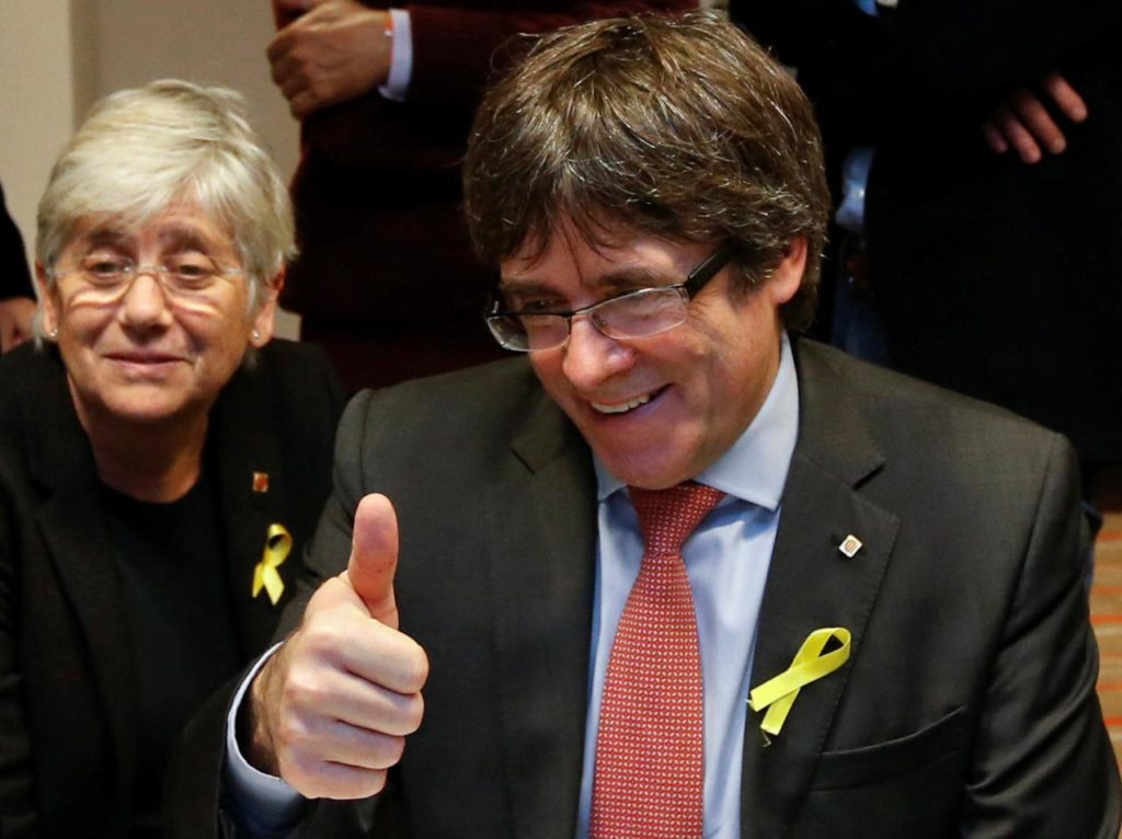 Puigdemont: "Catalan Republic Has Beaten Monarchy"