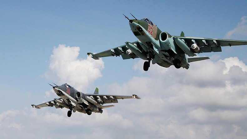 Russian Warplanes, Syrian Artillery Pound ISIS Posts In Western Deir Ezzor & Eastern Hama