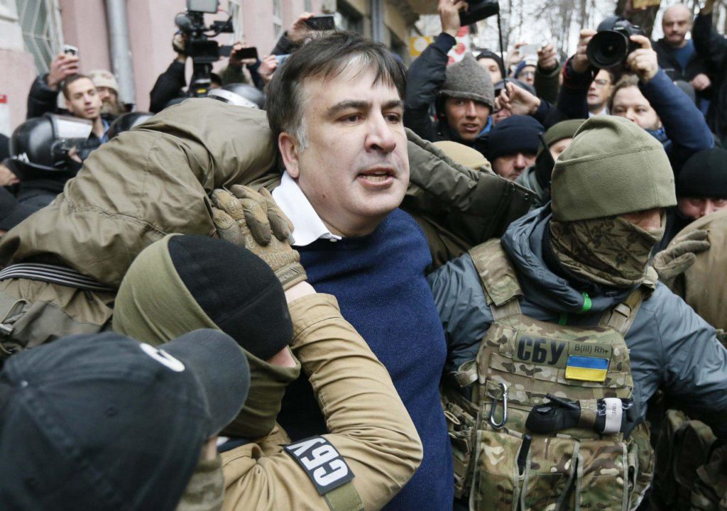 War criminal ex-Georgian President freed from police custody by mob in Kiev after “suicide” stunt