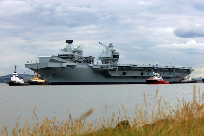 British Supercarrier HMS Queen Elizabeth Officially Joined Royal Navy (Photos)