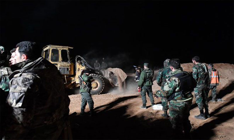 Army Discovers Two Mass Graves Of Civilians And Soldiers In Western Raqqa Countryside (Photos)