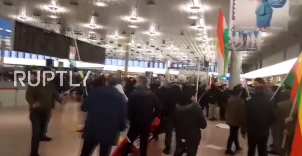 Turkish And Kurdish Protestors Clash At Hannover Airport Over Turkey's Operation In Afrin (Video)