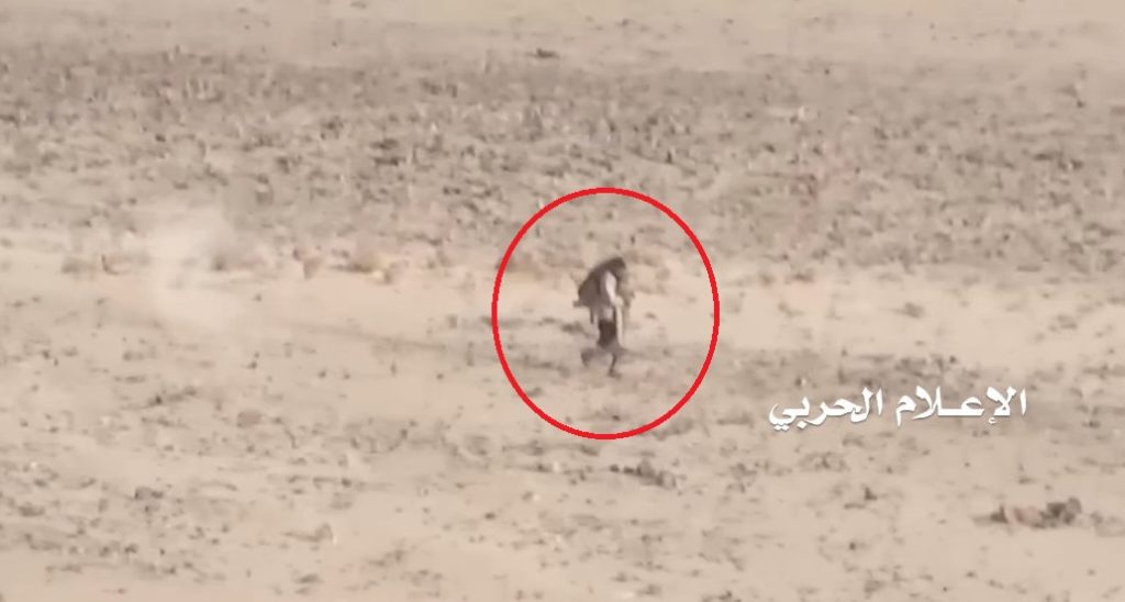 Video: Houthi Fighter Rescues His Injured Counterpart Under Heavy Fire Of Saudi-backed Forces