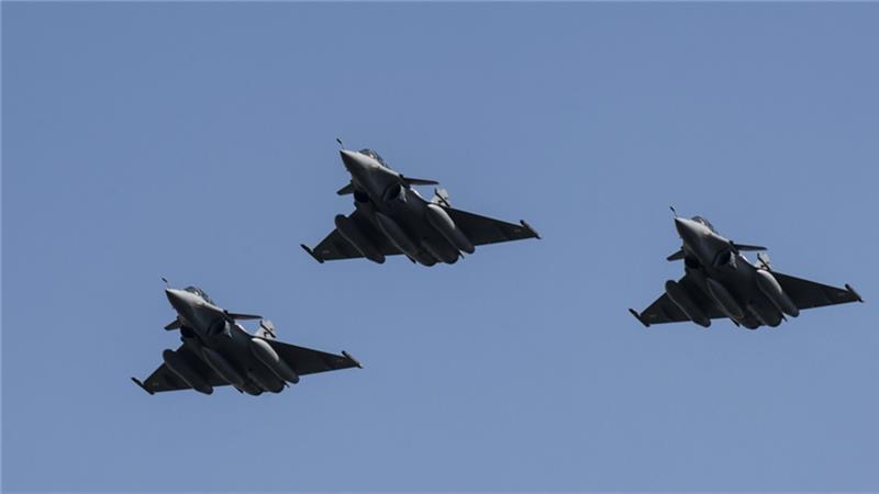 French Defense Minister Threatens Syria With More Strikes If Damascus 'Uses' Chemical Weapons