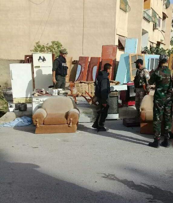 Russian Military Police Arrests Looters In Southern Damascus. Security Forces Strom Illegal Markets (Photos)