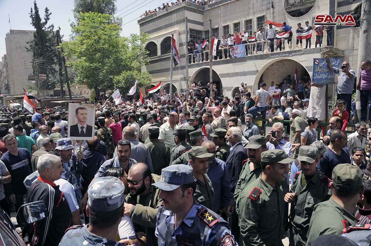 Syrian Police Enter Four Key Districts In Southern Damascus And Showcase Militants' Weapons (Photos, Video)