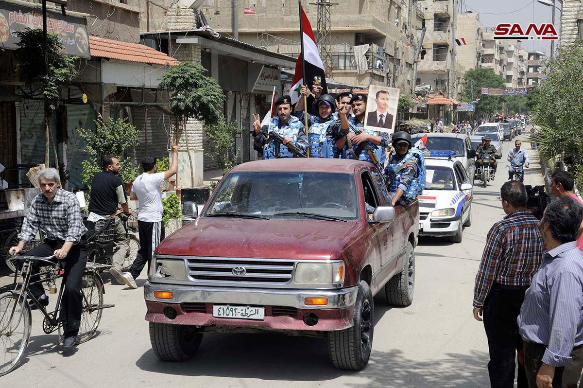 Syrian Police Enter Four Key Districts In Southern Damascus And Showcase Militants' Weapons (Photos, Video)