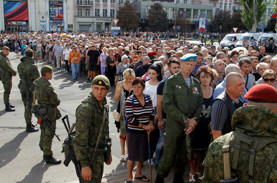 120,000 People Gathered To Bid Farewell To Murdered DPR Head In Donetsk (Photos, Video)