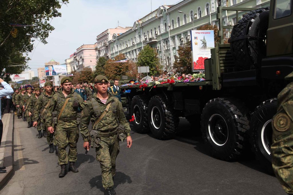 120,000 People Gathered To Bid Farewell To Murdered DPR Head In Donetsk (Photos, Video)