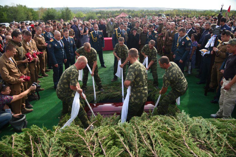 120,000 People Gathered To Bid Farewell To Murdered DPR Head In Donetsk (Photos, Video)