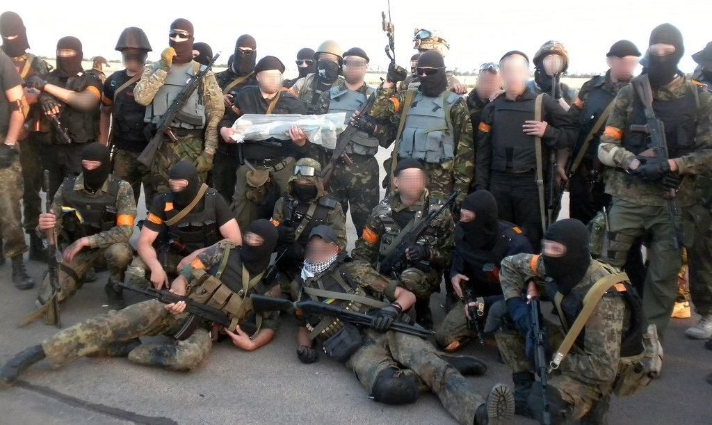 Finian Cunningham: "Ho Ho!… Washington Bears Gifts for Kiev’s Neo-Nazi Warmongering Regime"