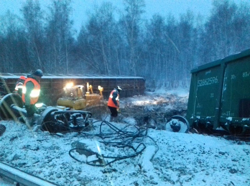 In Photos: Train With Military Equipment Derails West Of Russia's Omsk