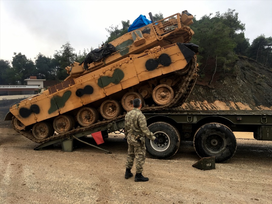 Turkey Deploys Modernized Tanks Along Border With Syria (Photos)