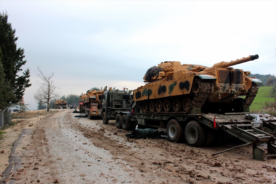 Turkey Deploys Modernized Tanks Along Border With Syria (Photos)