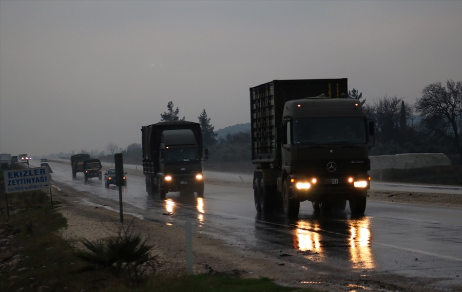 Turkey Deploys Modernized Tanks Along Border With Syria (Photos)