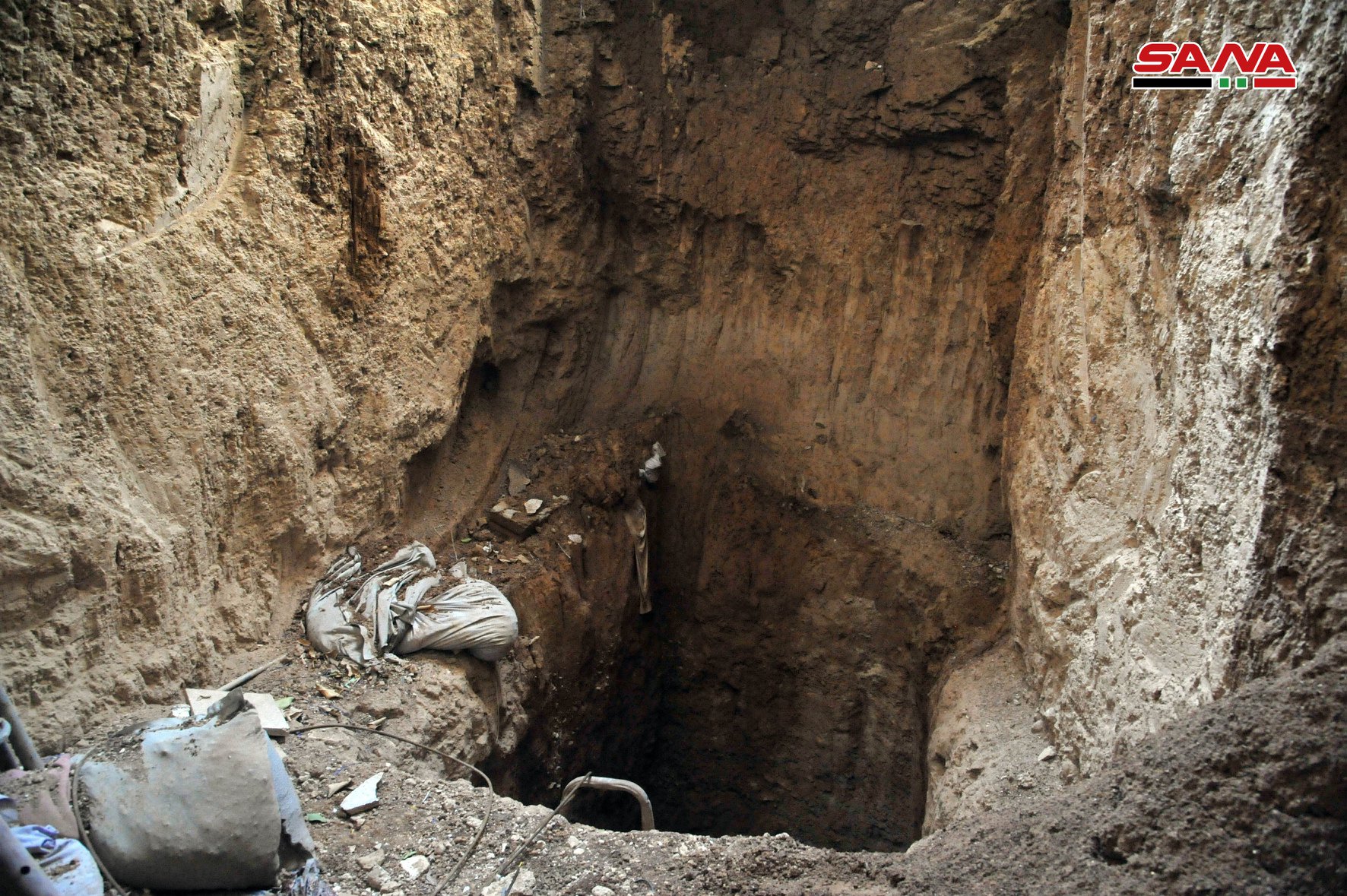 Syrian Army Uncovers Deep Tunnel Dug By Militants Southwest Of Damascus