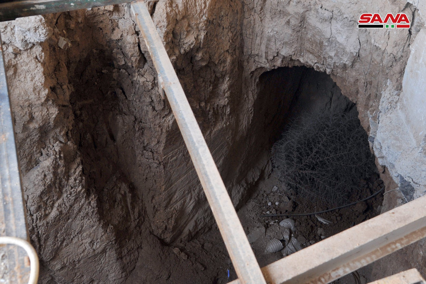 Syrian Army Uncovers Deep Tunnel Dug By Militants Southwest Of Damascus