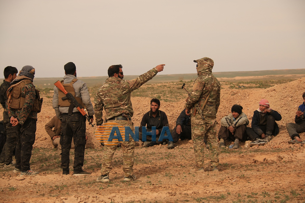 US-Backed Forces Foil ISIS Attack On Displaced Civilians In Euphrates Valley, While More Terrorists Surrender (Photos)