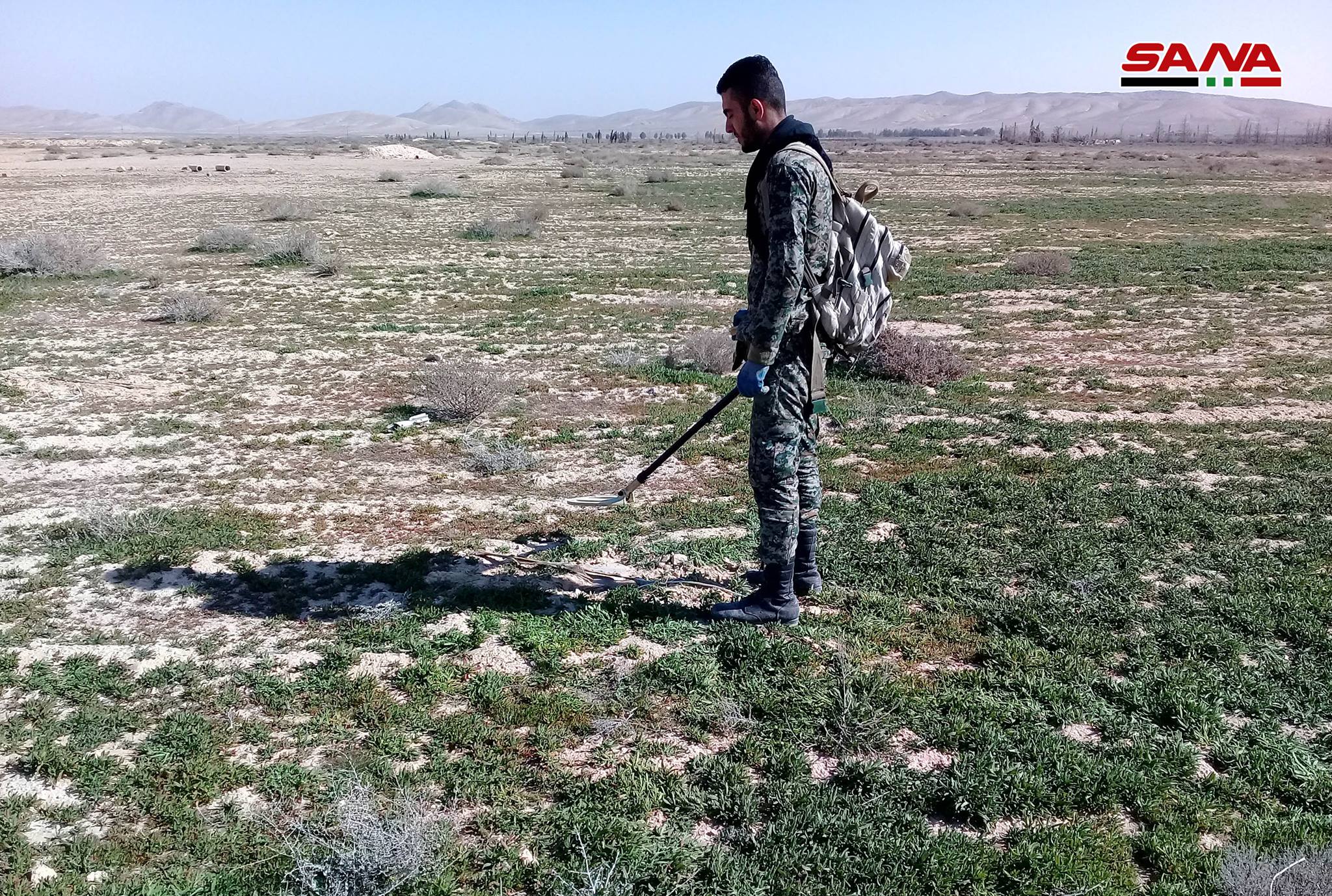 Syrian Sappers Clear ISIS Minefiled Near Palmyra (Photos)