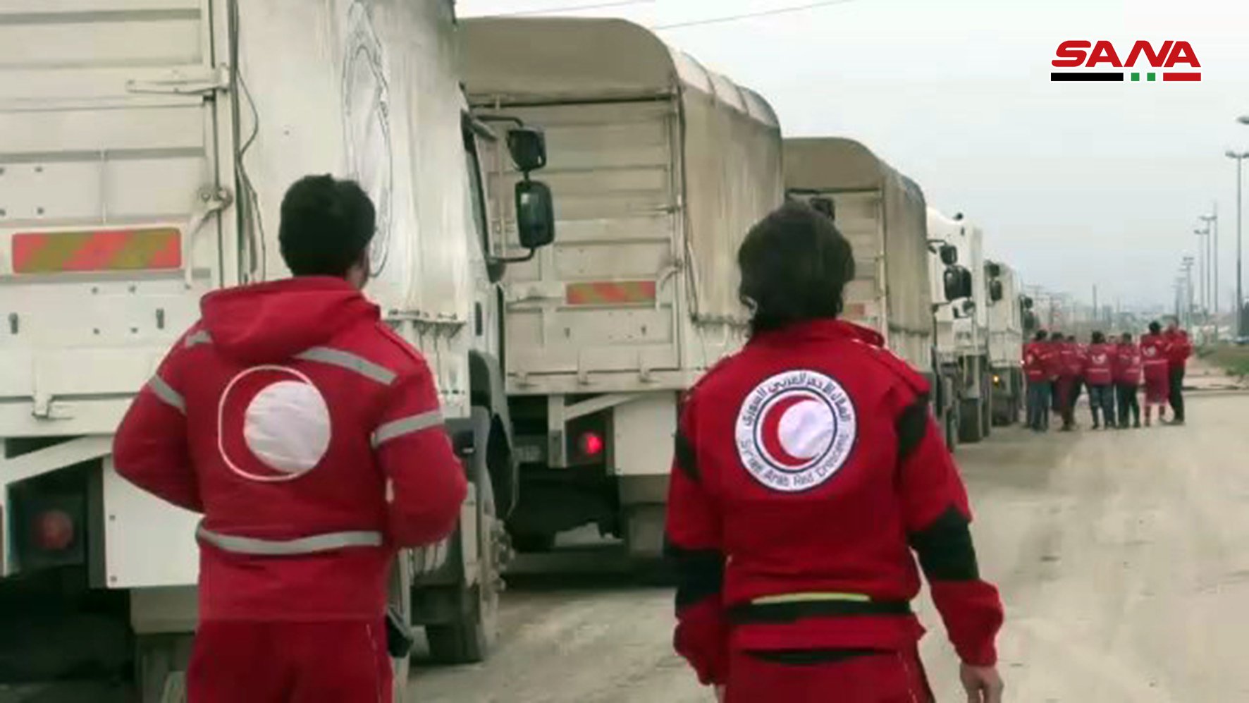 Syrian Govt, Red Crescent & Russia Send Humanitarian Aid To Hajin Area (Video)