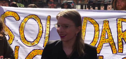 Caitlin Johnstone: "US Re-Imprisons Manning To Coerce Her To Testify Against WikiLeaks"