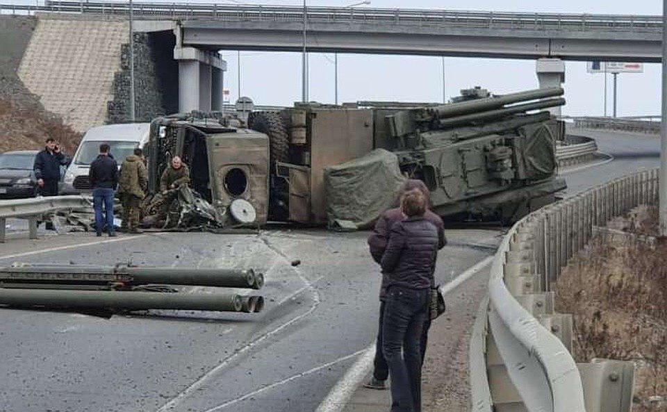 Pantsir-S1 Air Defense System Flipped On Highway In Russia's Vladivostok (Photo, Videos)