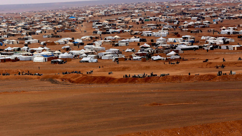 Militants in Syria’s Rukban camp resell humanitarian aid to refugees, camp escapees say