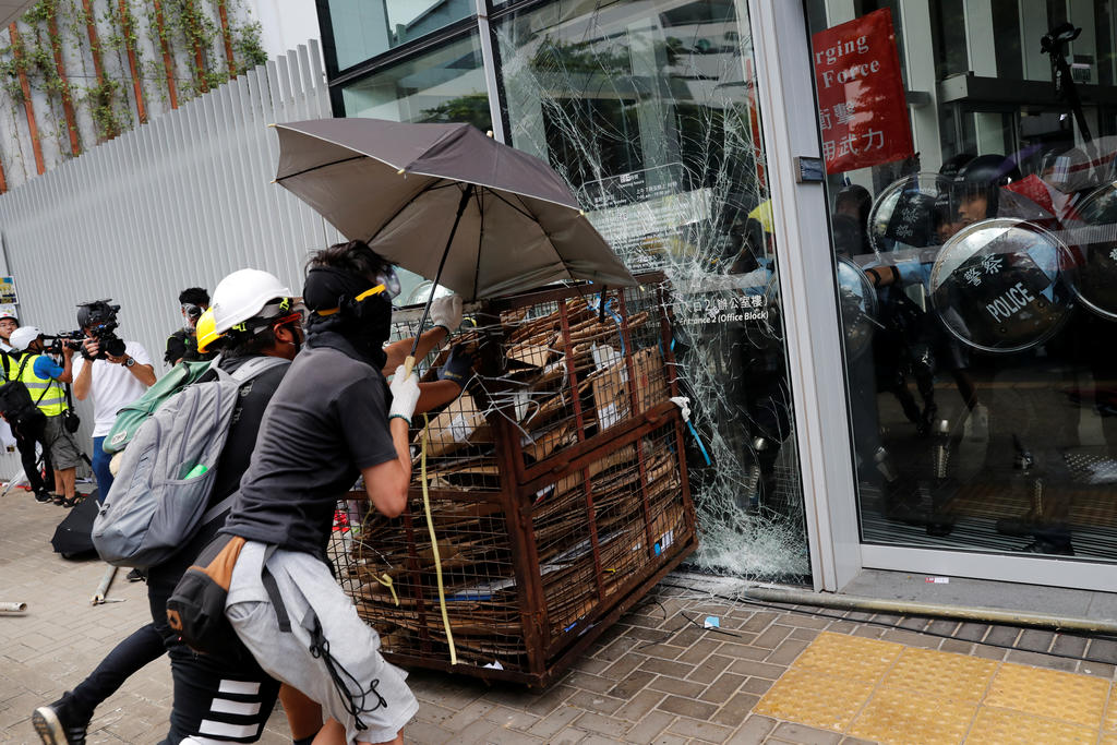 Large-Scale Protests In Hong Kong: Legislative Council Building Is Under Attack