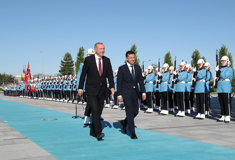 Erdogan Explains To Zelensky That International Issues Are Not Solved by Wearing Bracelets, Who Knew?