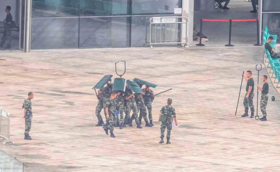 Chinese People's Armed Police Shows "Giant Devil Fork" In Anti-Riot Exercise Near Hong Kong