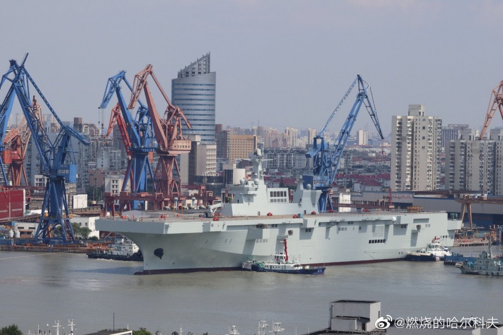 Type 075 Landing Helicopter Dock (Infographics)