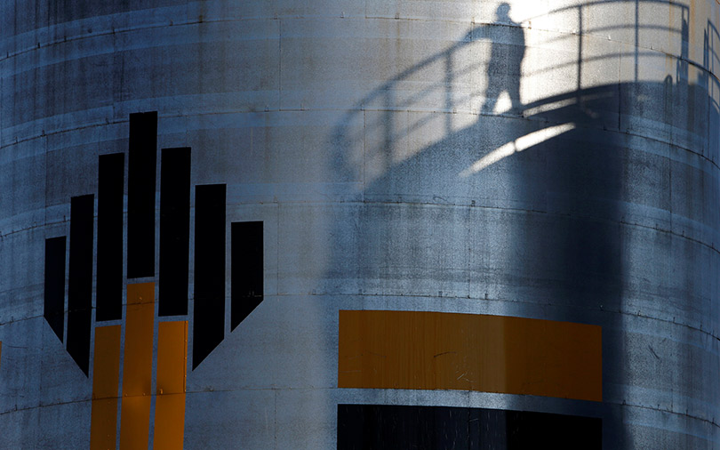 Russia's Oil Giant Rosneft Ditches US Dollar