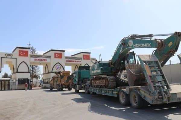 Turkey Deploys Floating Bridge Equipment North Of Manbij (Video)