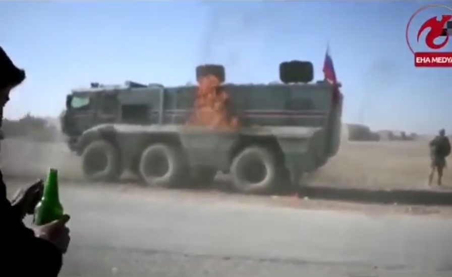 Kurdish Provocateurs Attempt To Burn Russian Military Vehicle In Northern Syria (Video)