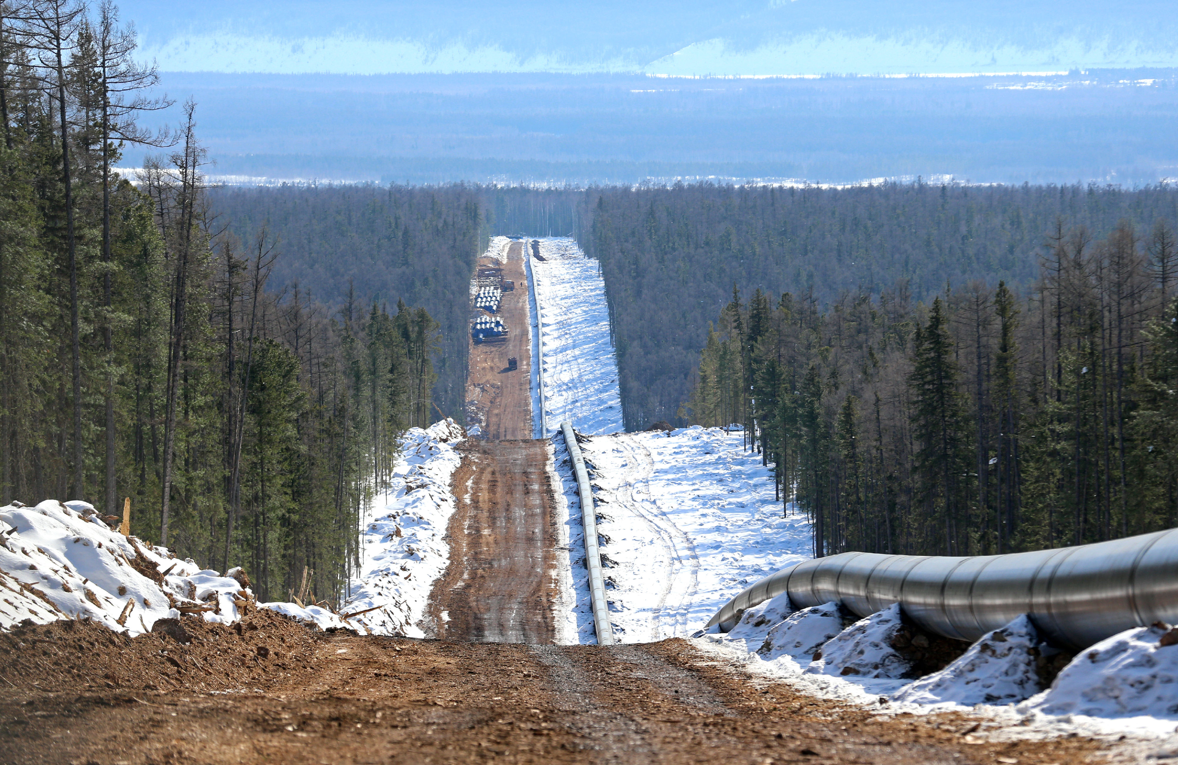 LNG Imports To China Fall As Russia Boosts Gas Export To China