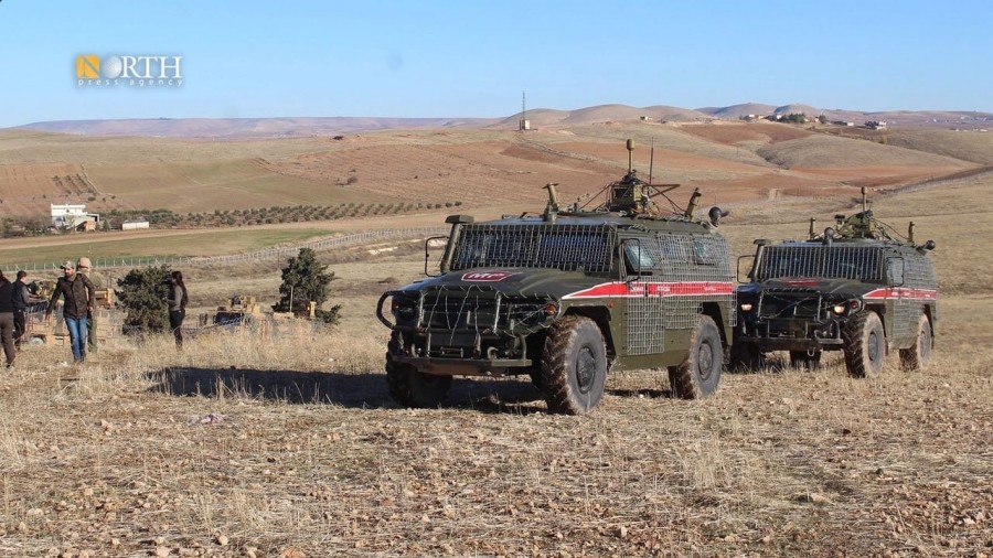 Russian Military Police Use Barbed Wire To Protect Their Vehicles From YPG Radicals