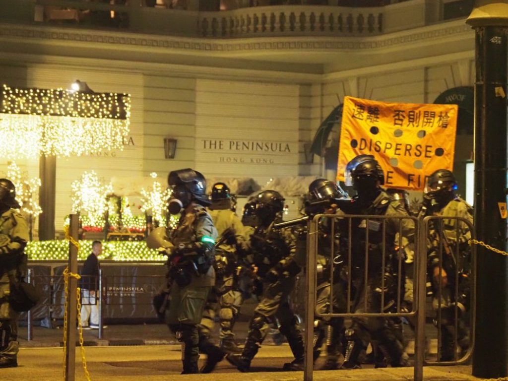 Hong Kong Rioters Mark Christmas Eve With Mall Attack (Photos)