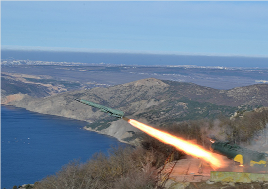 Vladimir Putin Oversees Naval Drills, Including Tests of Kinzhal Hypersonic and Kalibr Cruise Missiles (Videos)