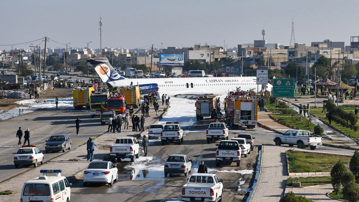 Iranian Passenger Plane Emergency Landed On Highway, All On Board Safe (Videos, Photos)