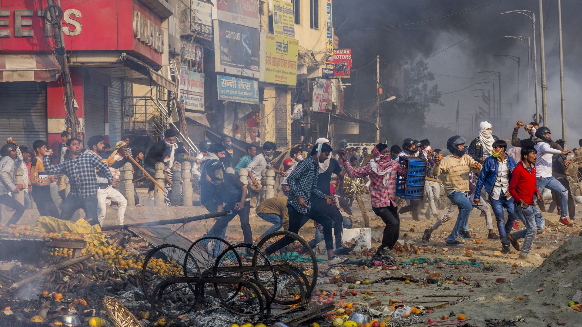 Violent Riots In India, As Trump Praises "Biggest Democracy In The World" And $3Bn Helicopter Deal